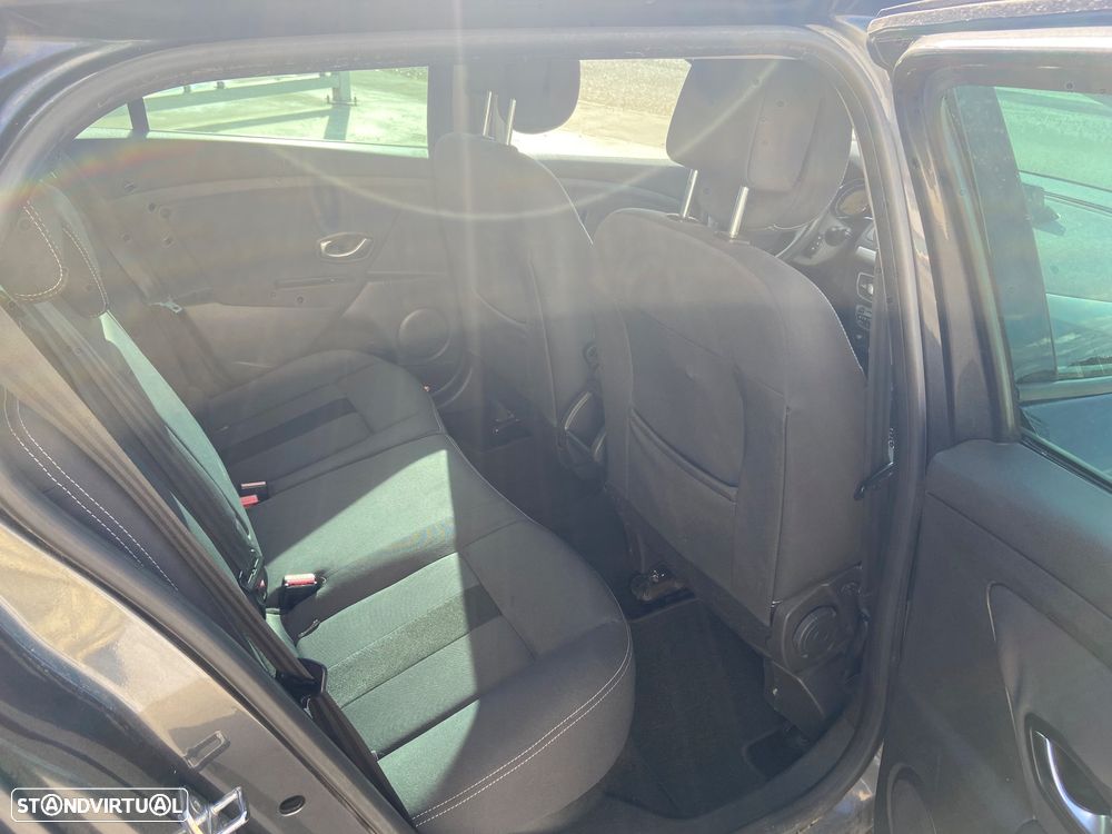 Renault Mégane Sport Tourer 1.5 dCi Dynamique - 8