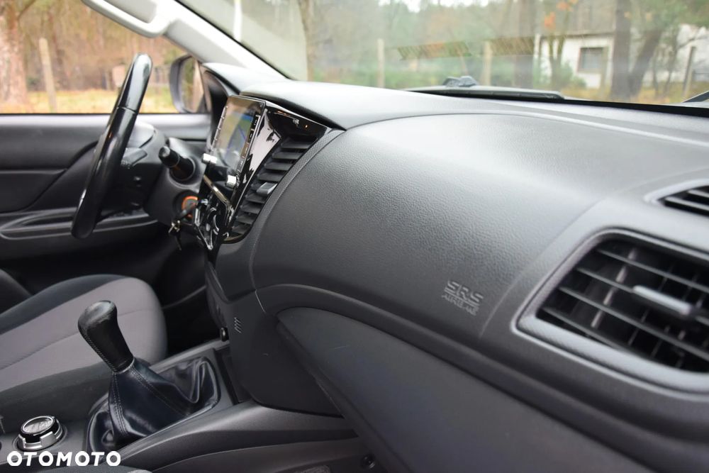 Mitsubishi L200 2.2 d DC Intense - 17