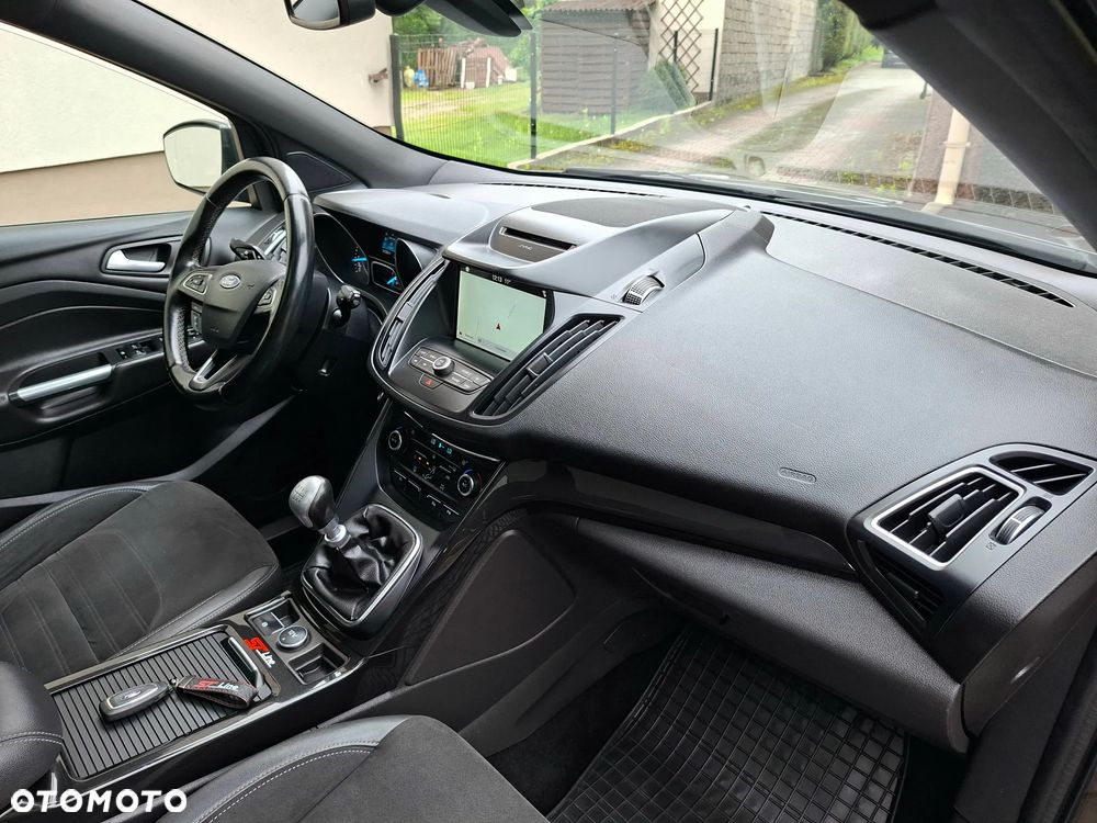 Ford Kuga 1.5 EcoBoost 2x4 ST-Line - 25