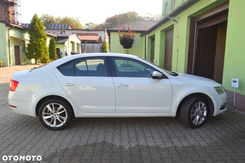 Skoda Octavia 2.0 TDI 4x4 Ambition DSG - 4