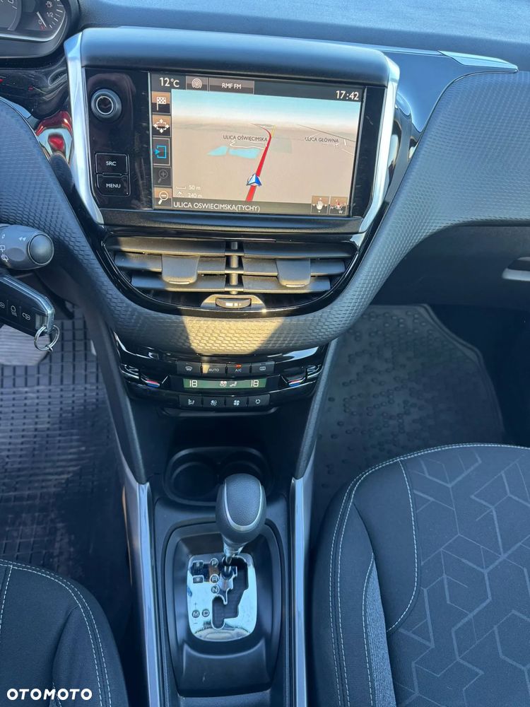 Peugeot 2008 1.2 Pure Tech Allure S&S EAT6 - 10