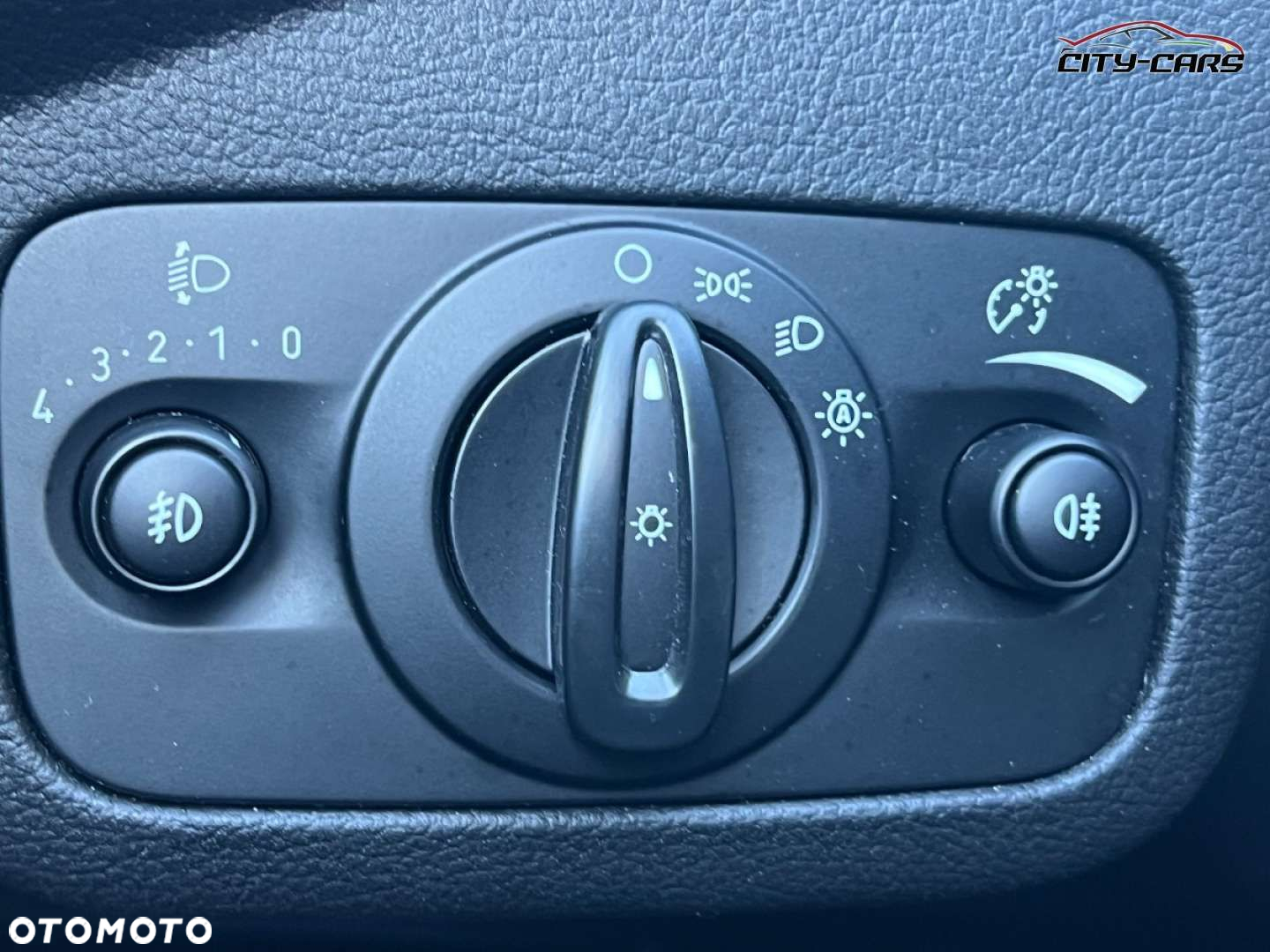 Ford Kuga - 24
