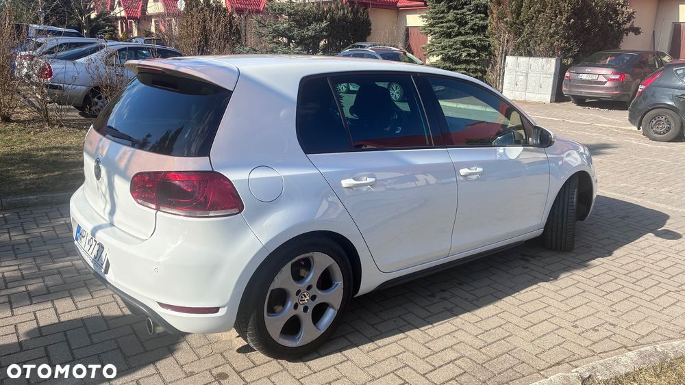 Volkswagen Golf 2.0 GTI - 7