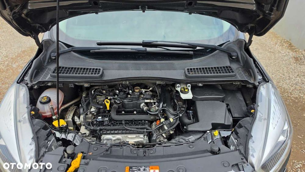 Ford Kuga 1.5 EcoBoost 2x4 Titanium - 28