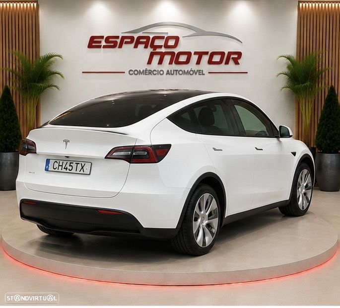 Tesla Model Y Long Range Dual Motor AWD — fotografia 7