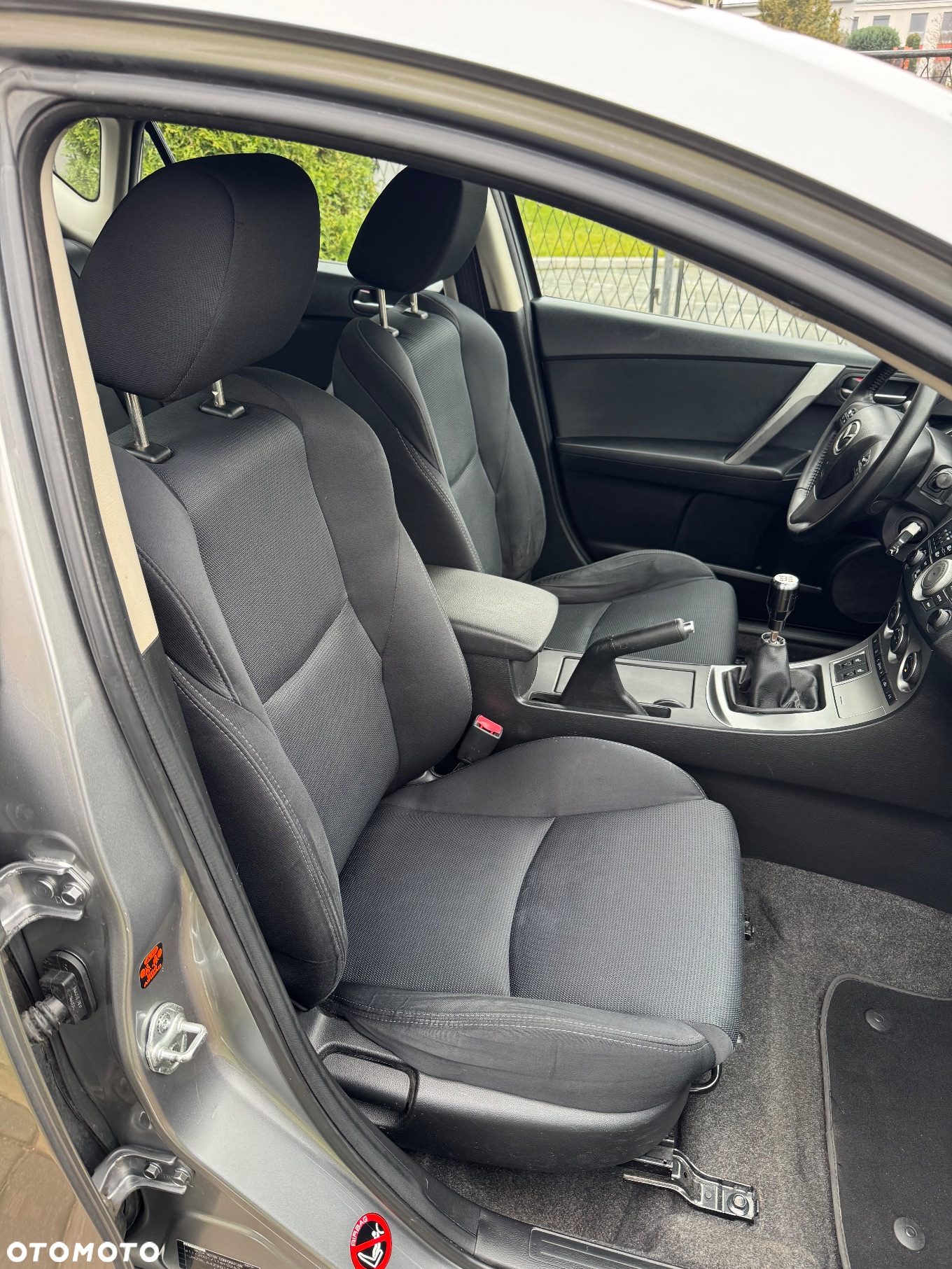 Mazda 3 1.6 Exclusive + - 9