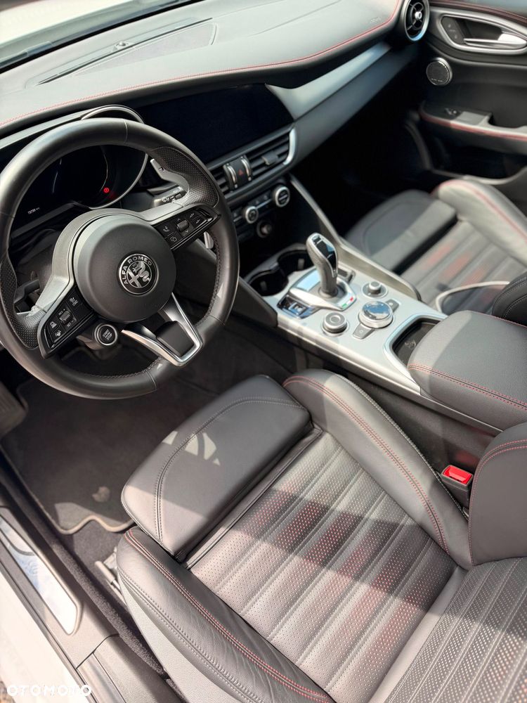 Alfa Romeo Giulia 2.0 Turbo Tributo Italiano Q4 - 11