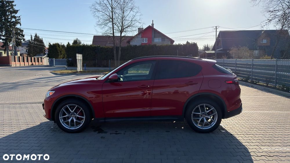 Alfa Romeo Stelvio 2.0 Turbo 16V AT8-Q4 Ti - 3
