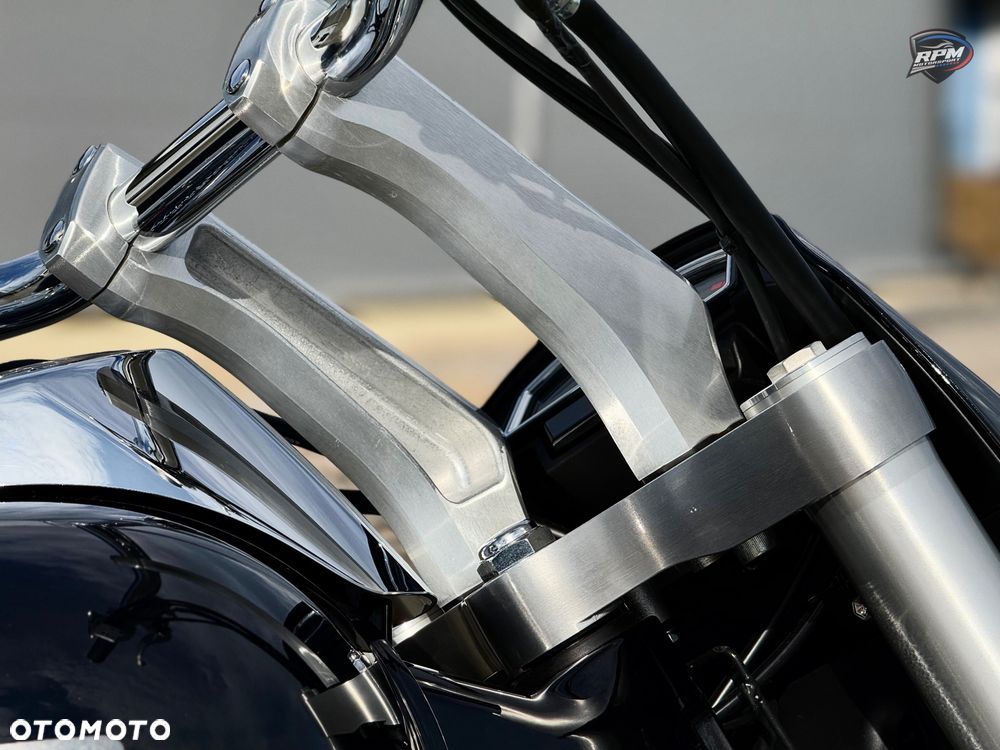 Suzuki Boulevard - 27