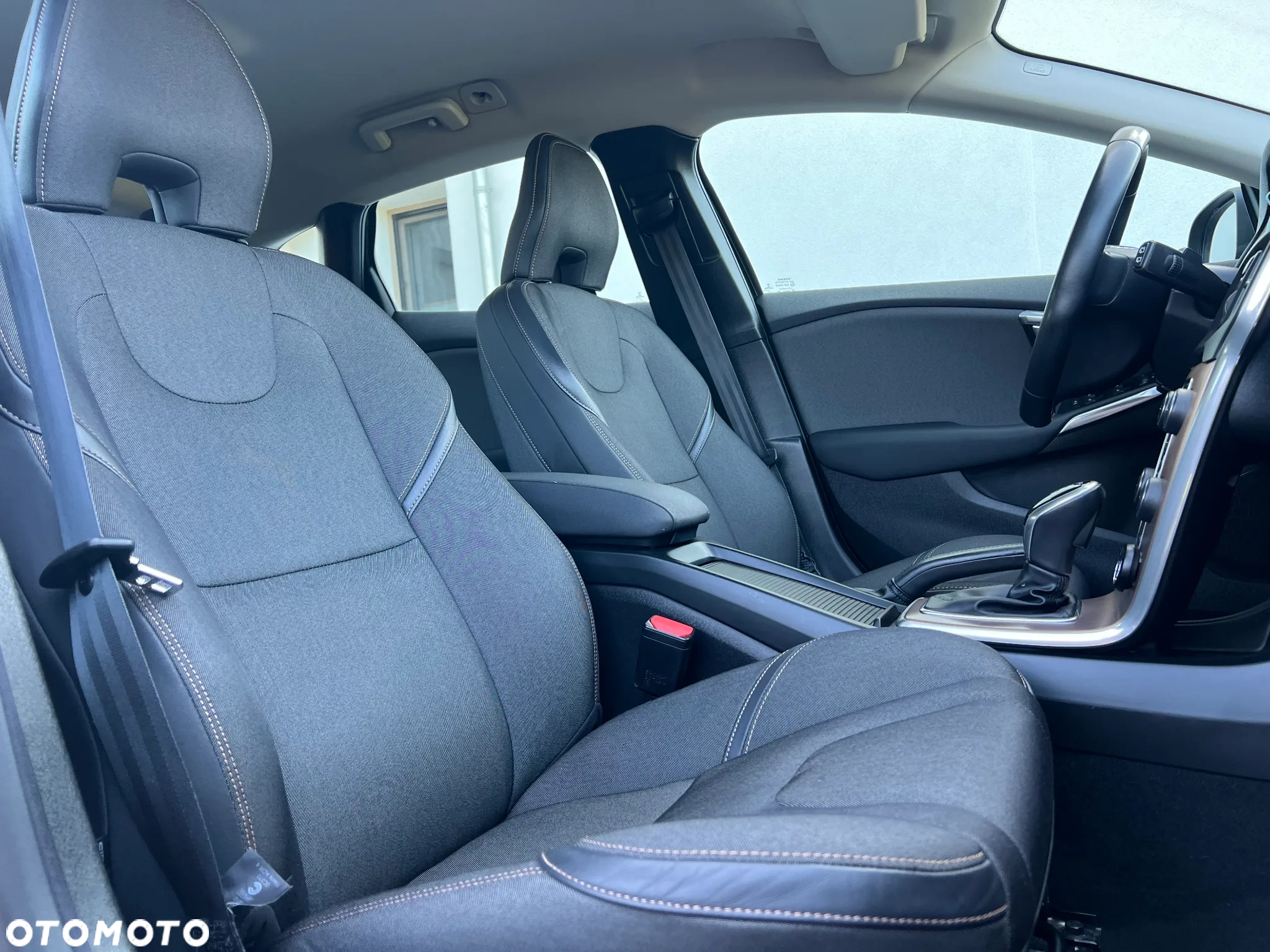 Volvo V40 Cross Country D4 Geartronic Momentum - 36