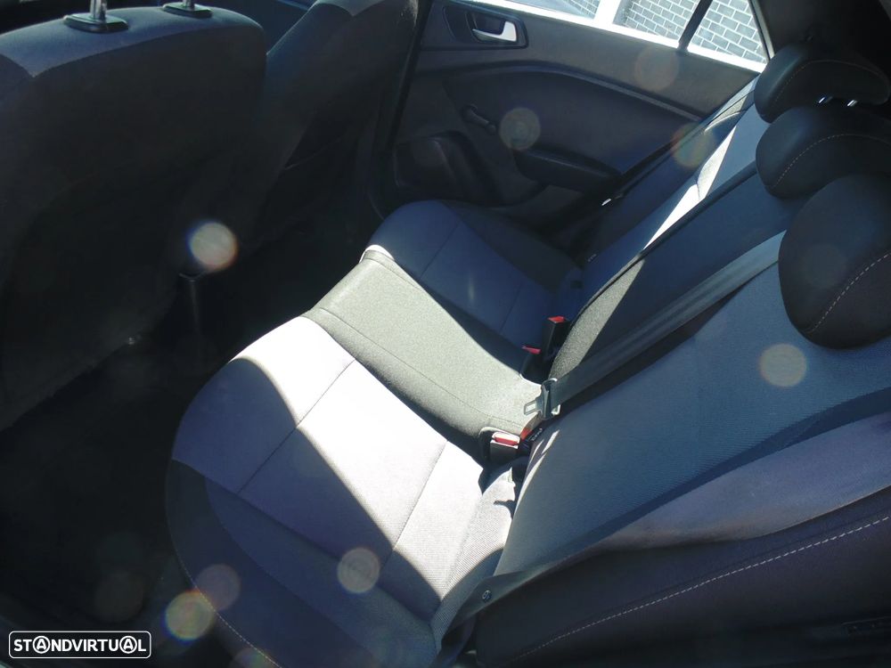 Hyundai i20 1.1 CRDi Access Plus - 20