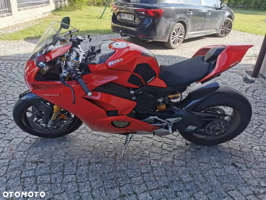 Ducati Panigale V4S - 11