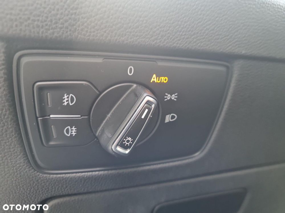 Volkswagen Passat - 13