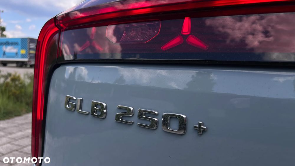 Mercedes-Benz GLB 250+ EQ 85kWh - 34