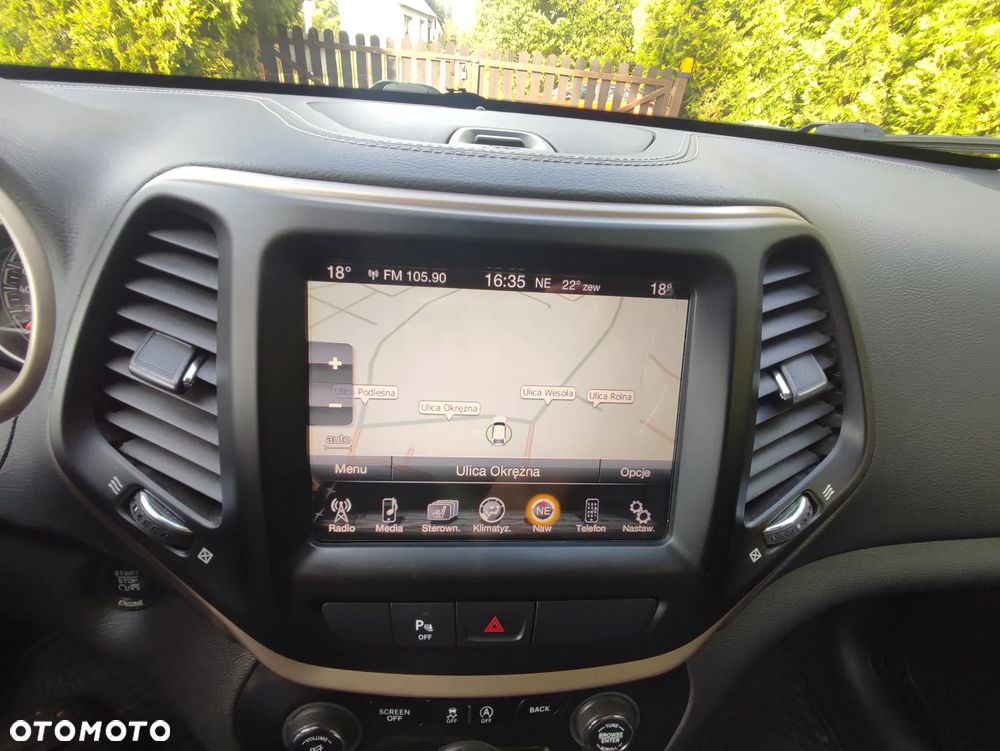 Jeep Cherokee - 20