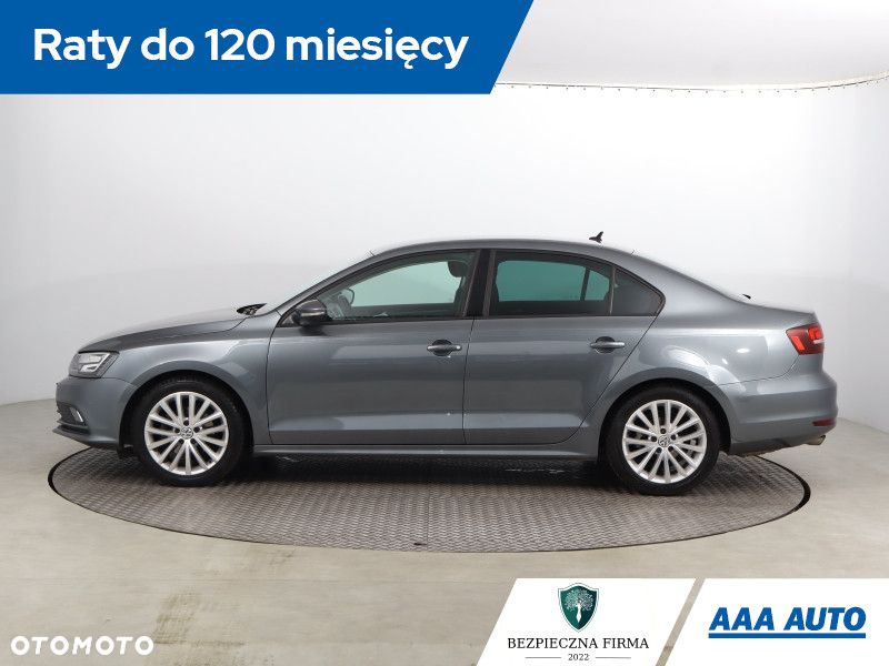 Volkswagen Jetta - 3