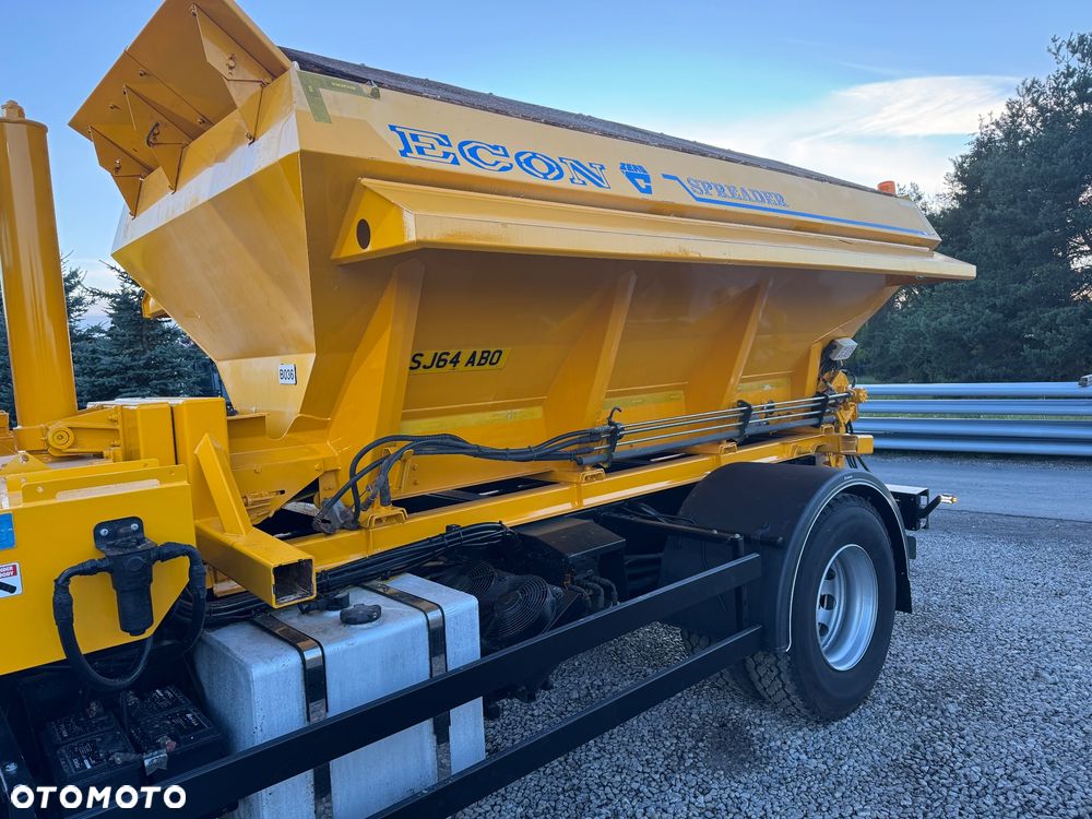 DAF LF 55 18 ton euro 6 solarka piaskarką kiper pług - 17