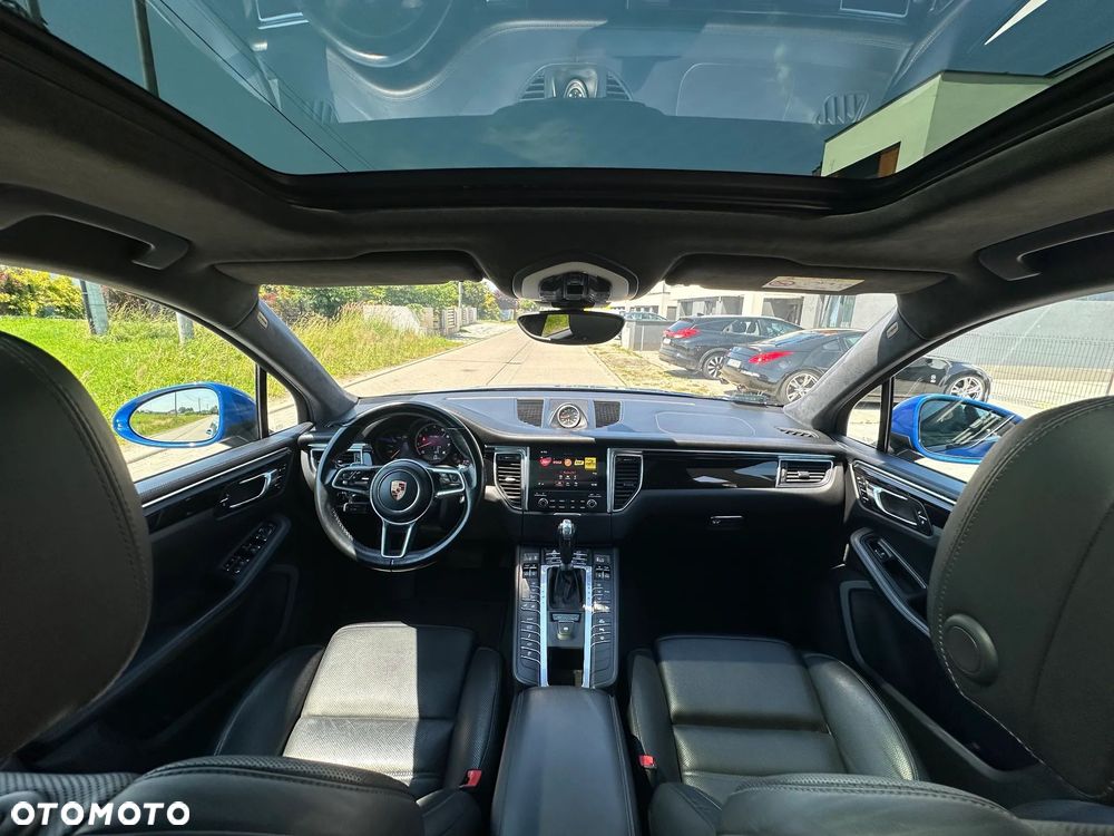 Porsche Macan Turbo - 28