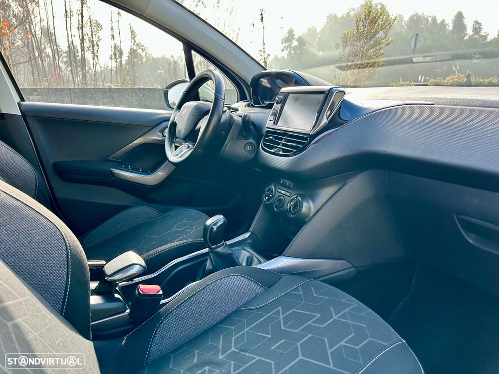 Peugeot 2008 1.6 BlueHDi Style - 37