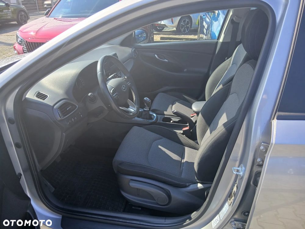 Hyundai i30 1.5 DPI Classic + - 10