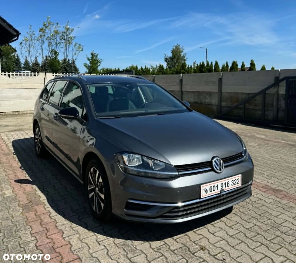 Volkswagen Golf - 1
