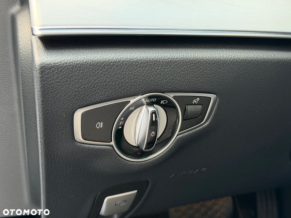 Mercedes-Benz Klasa E 300 de Avantgarde - 15