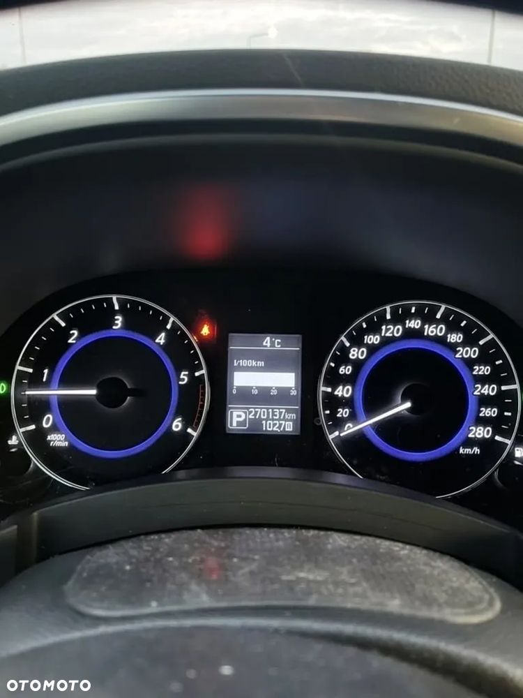 Infiniti Q70 3.0d S - 11