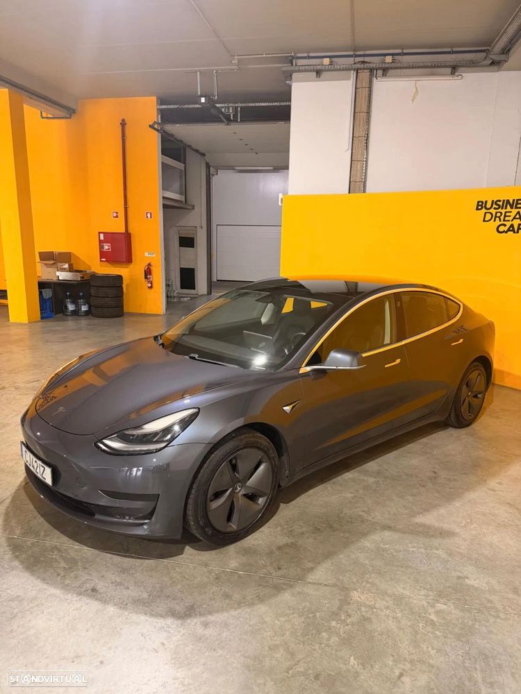 Tesla Model 3 Standard Range Plus RWD — fotografia 6