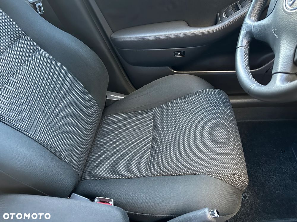 Toyota Avensis 1.8 VVT-i Terra Plus - 9