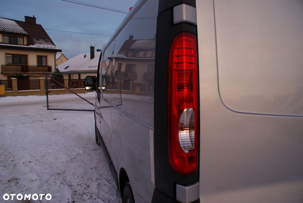 Opel Vivaro - 24