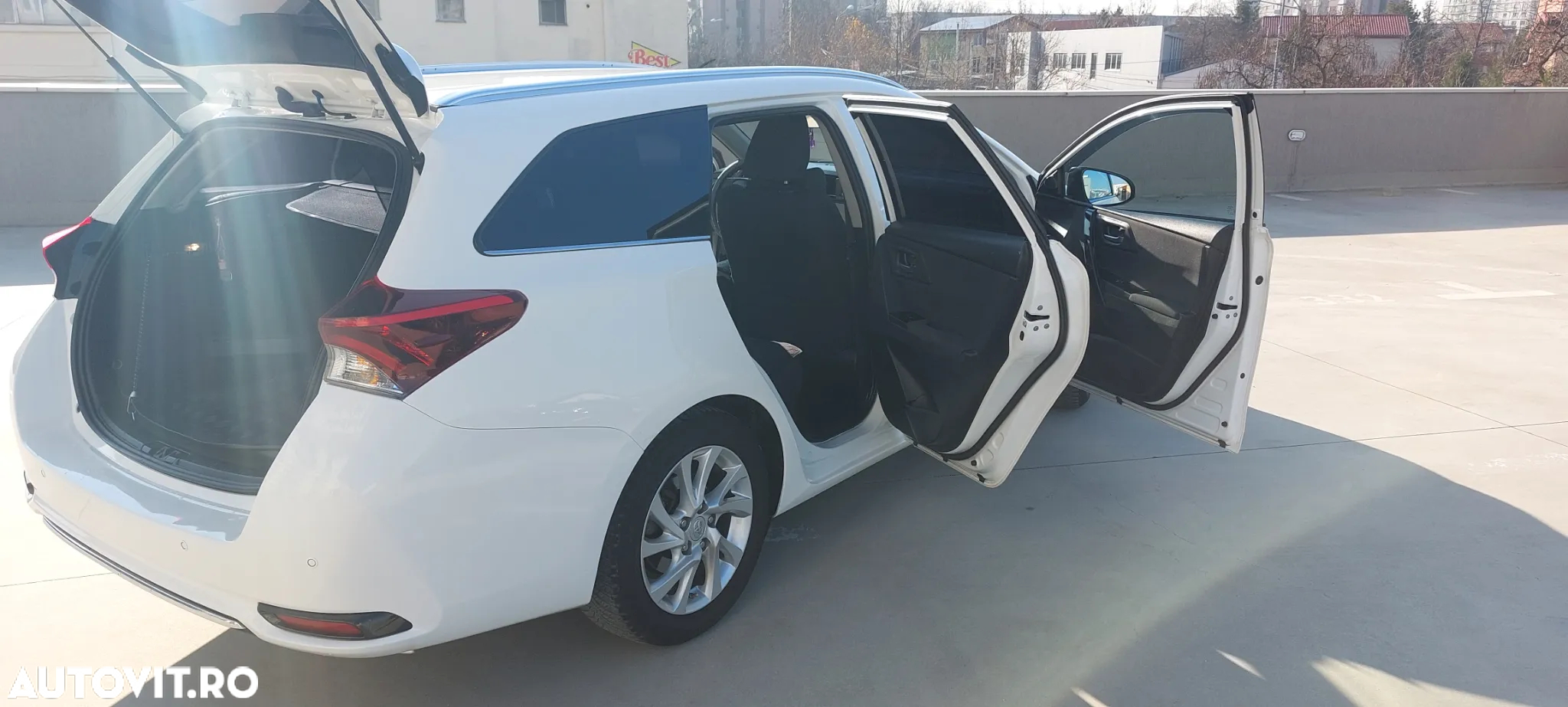 Toyota Auris - 14