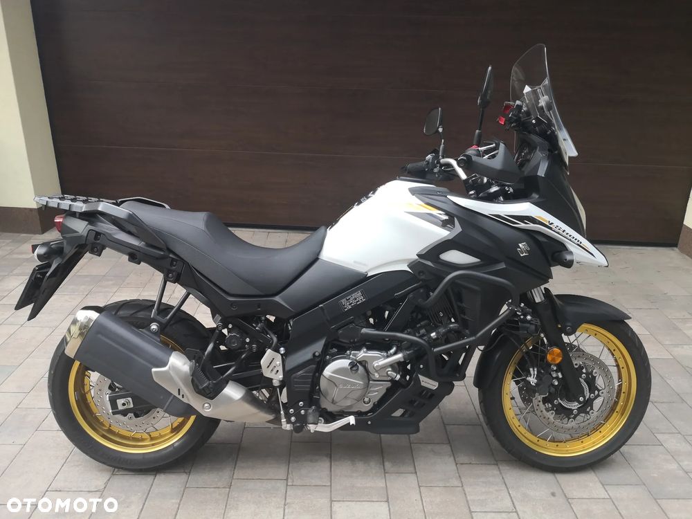Suzuki V-STROM - 1