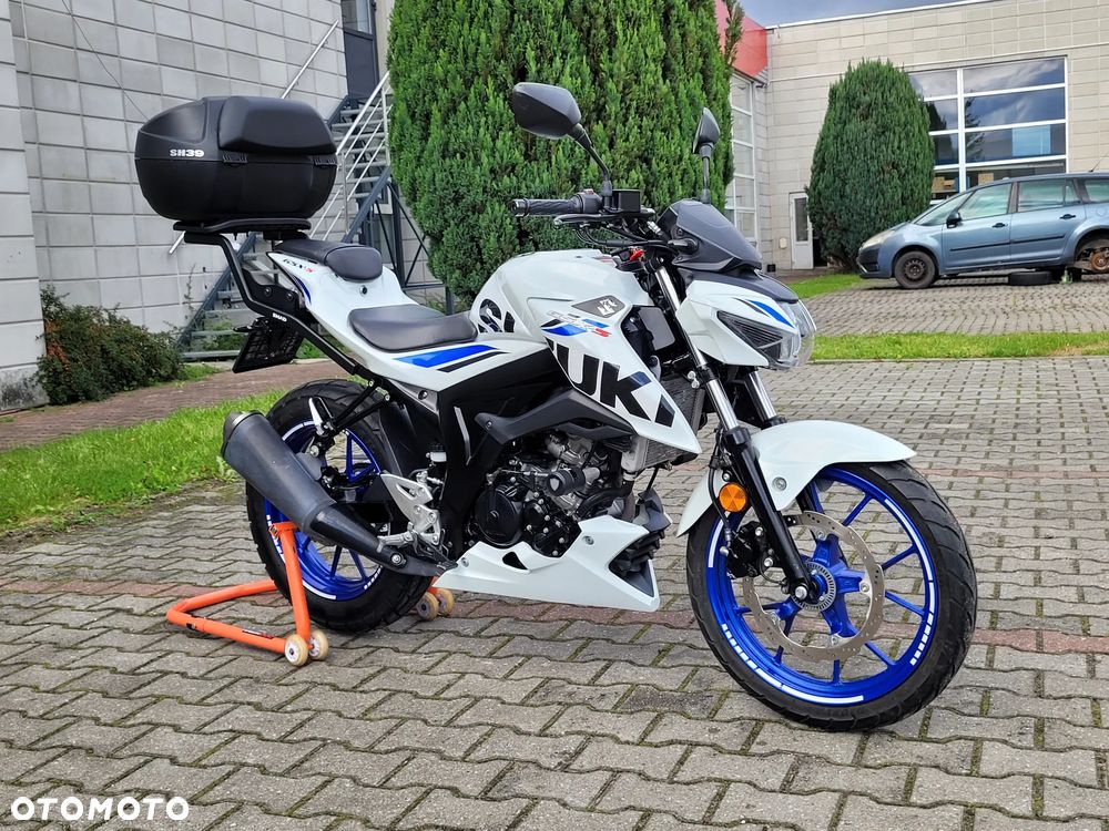 Suzuki GSX - 13