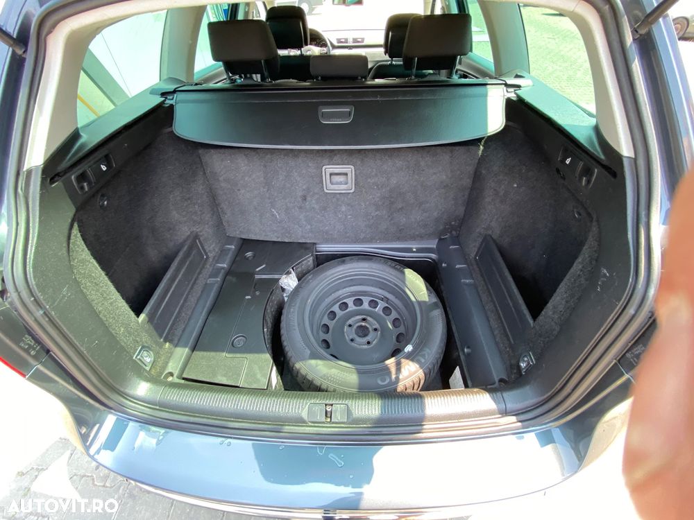 Volkswagen Passat - 25