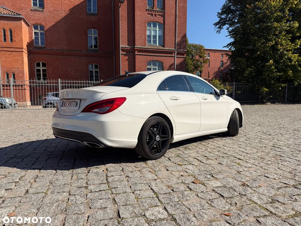 Mercedes-Benz CLA 250 7G-DCT Urban - 10