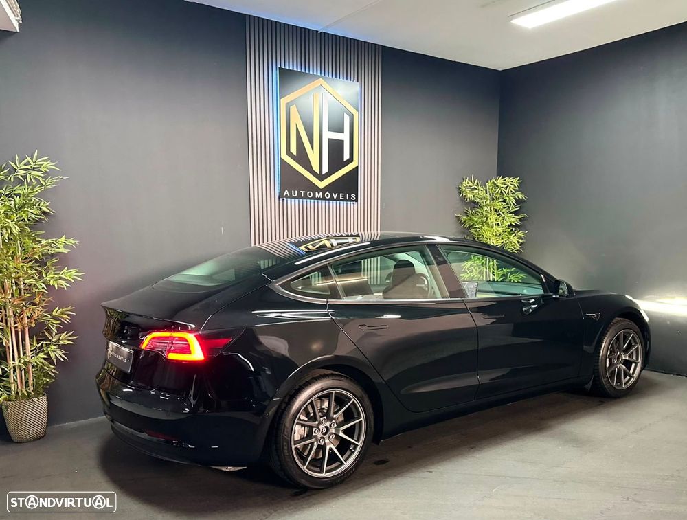 Tesla Model 3 Long Range Tração Traseira - 5
