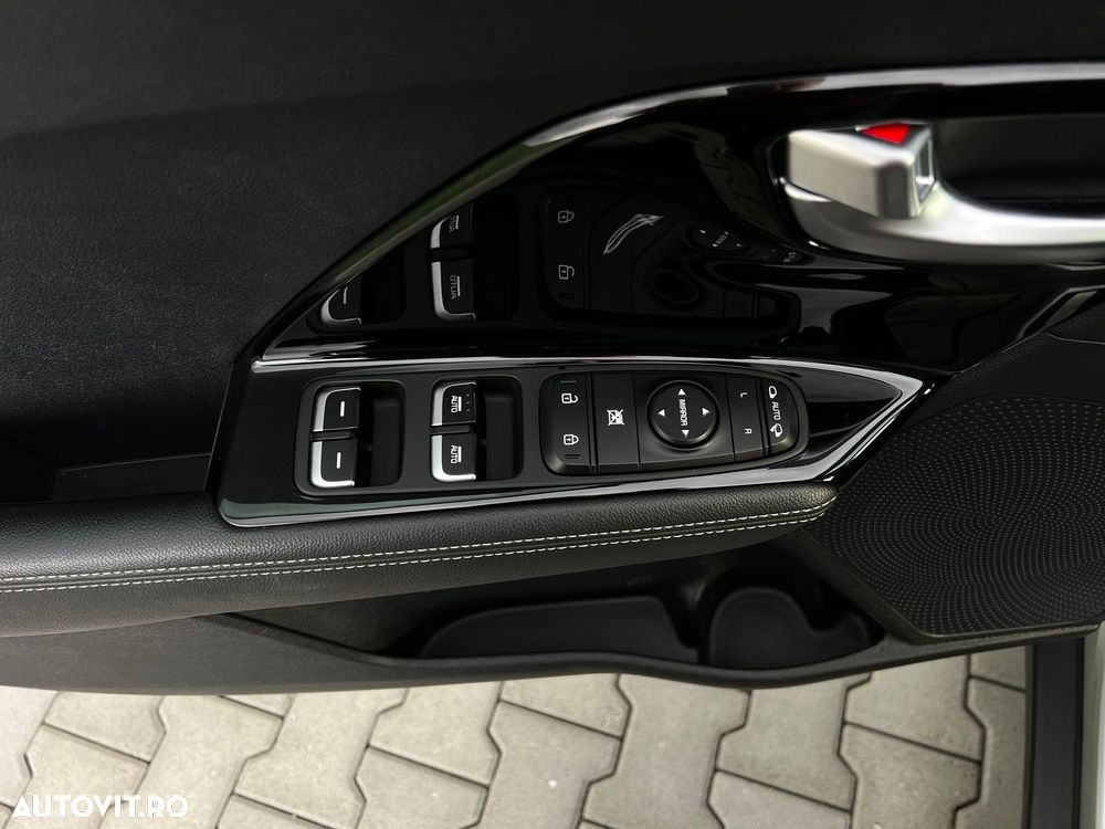 Kia Niro 1.6 GDI HEV 2WD OPF Aut. Spirit - 17