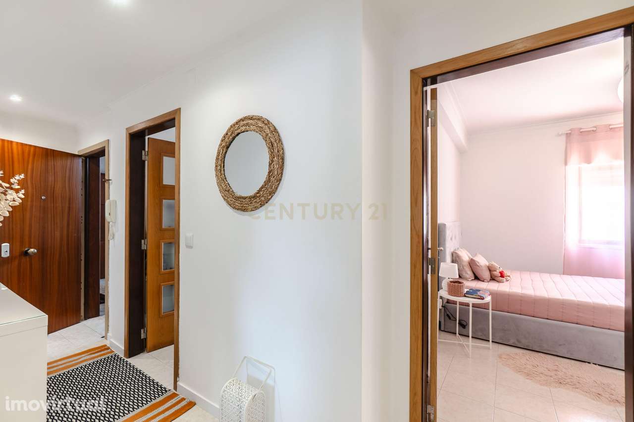 Apartamento T2 Quinta do Conde I com Vista Panorâmica - Grande imagem: 4/16