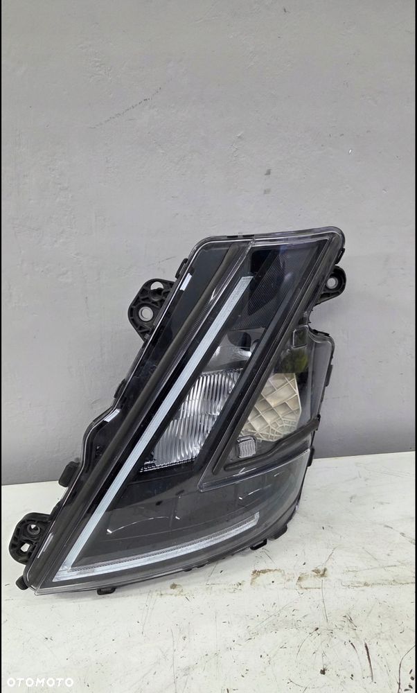lampa przednia reflektor full led czarna volvo fh5 23752700 - 2