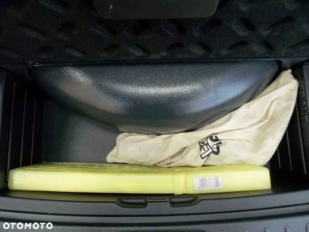 Kia Carens 2.0 CVVT Automatik EX Top - 24