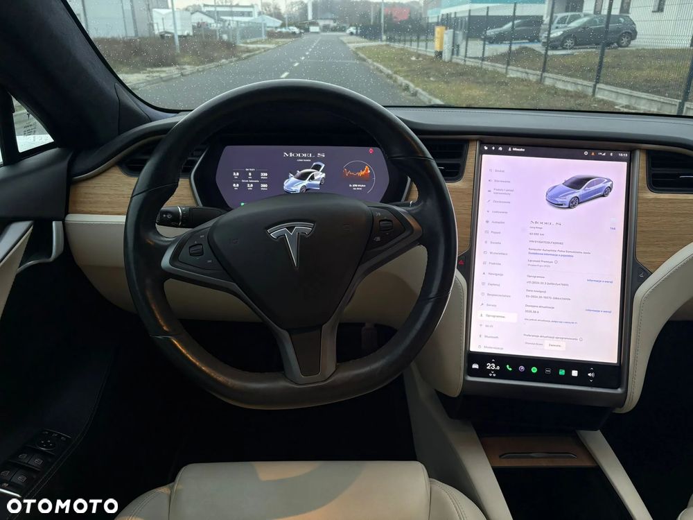 Tesla Model S Long Range - 12