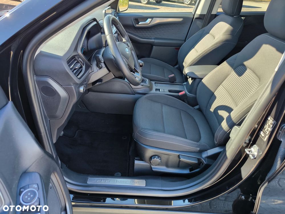 Ford Kuga 2.0 TDCi 2x4 Titanium - 16