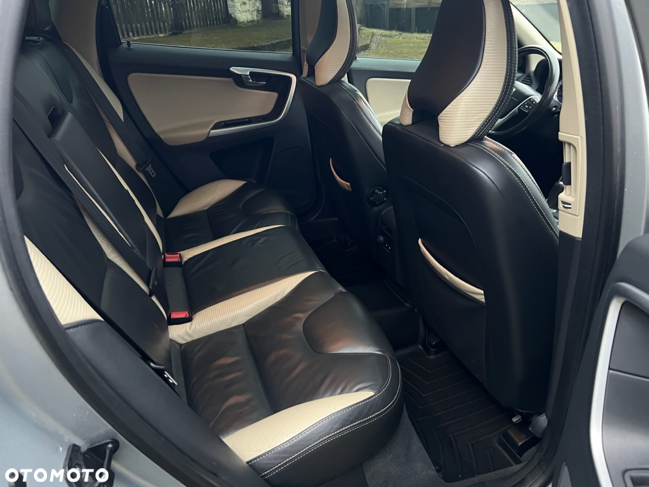 Volvo XC 60 T6 AWD R-Design - 23