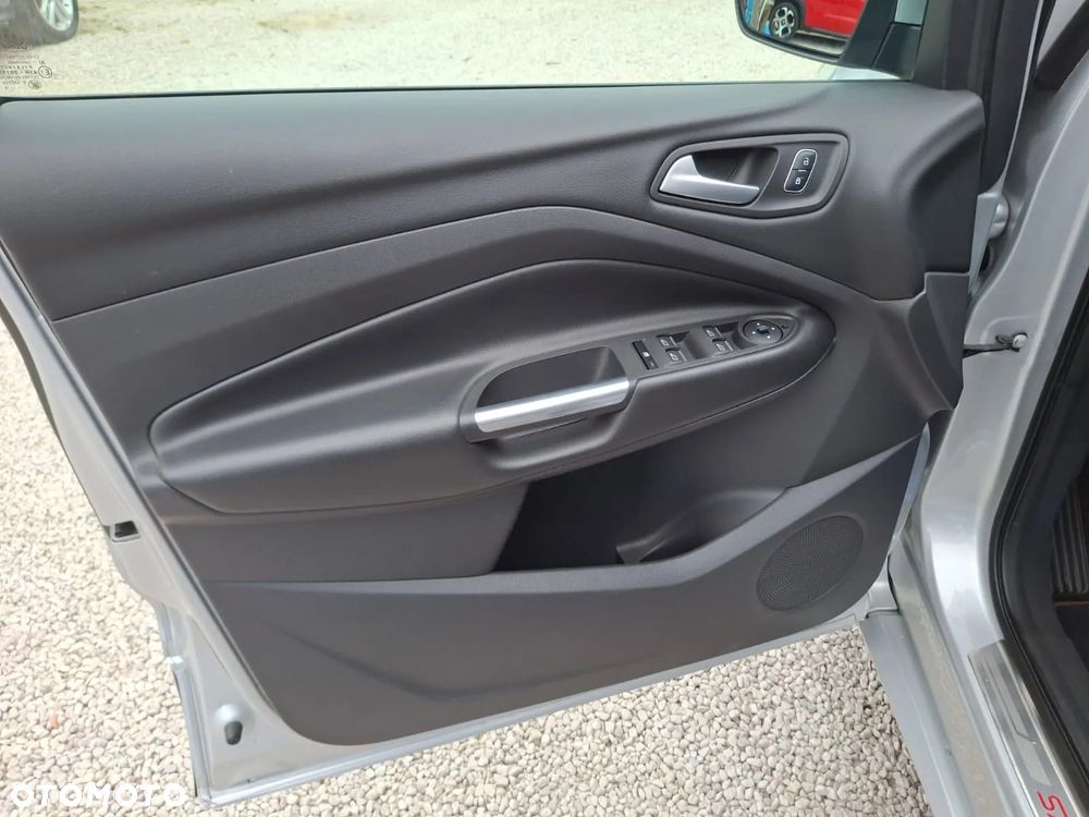 Ford Kuga 1.5 EcoBoost 2x4 ST-Line - 20