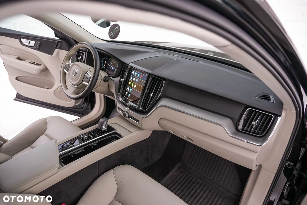 Volvo XC 60 B5 B AWD Ultimate Black Edition - 27