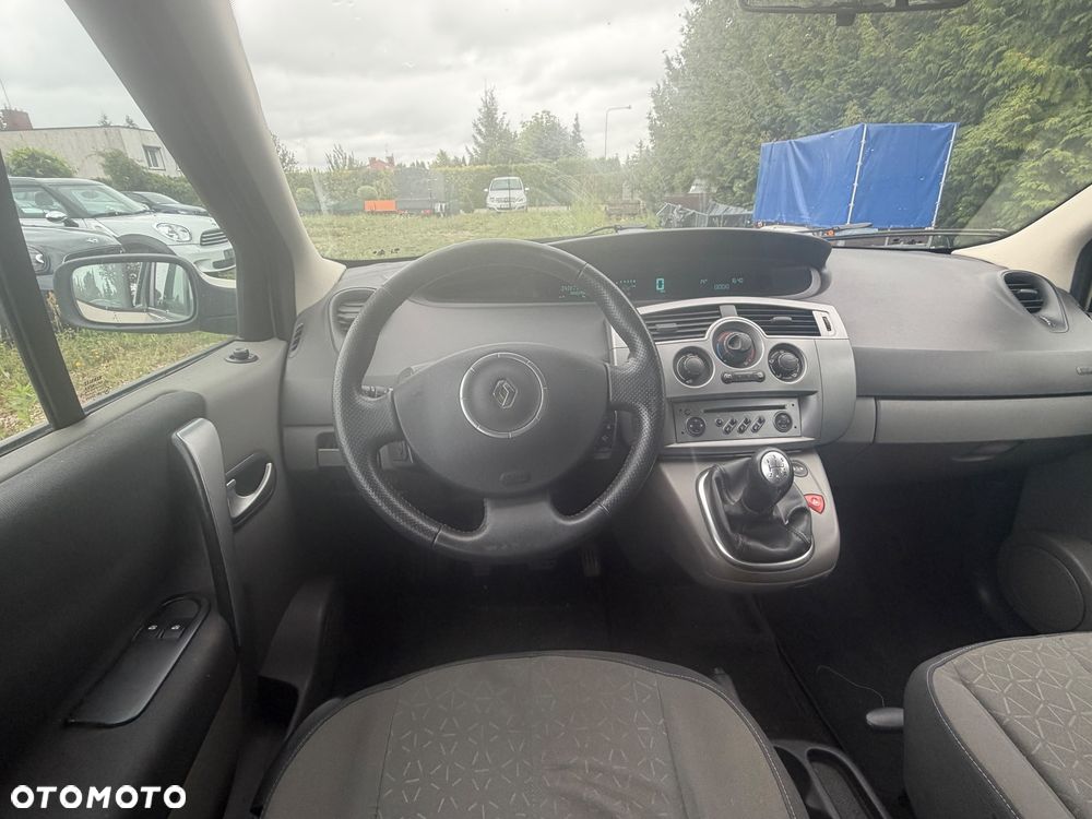 Renault Scenic 1.6 16V 110 Dynamique - 8