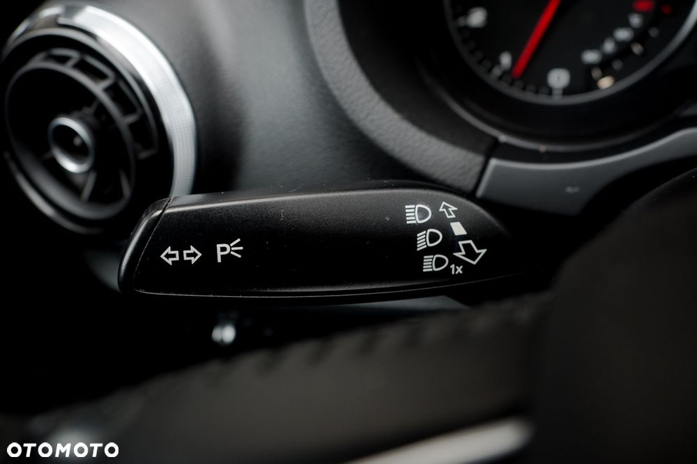 Audi A3 Sportback 1.4 TFSI Ambiente - 24