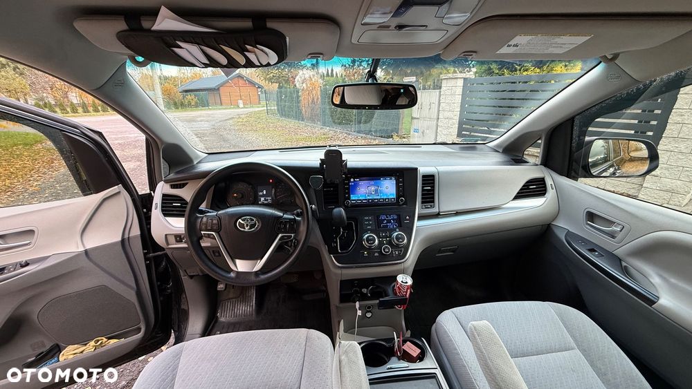 Toyota Sienna 3.5 V6 - 24