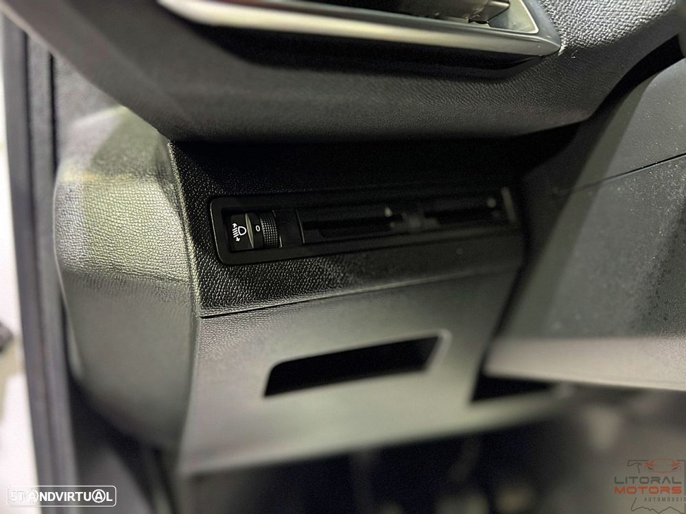 Peugeot 3008 1.5 BlueHDi Allure - 18