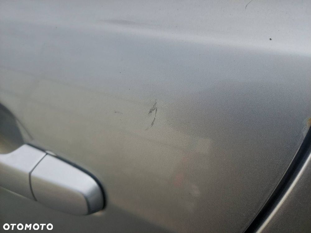 DRZWI KOMPLETNE LEWY TYŁ TOYOTA AVENSIS T25 HB 5D 1C0 - 6